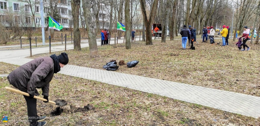 В Рублёво прошёл воскресник по посадке деревьев на Советской. 1